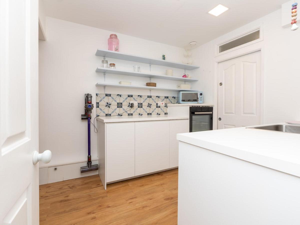 Pass The Keys Spacious Family Home With Parking 巴斯 外观 照片